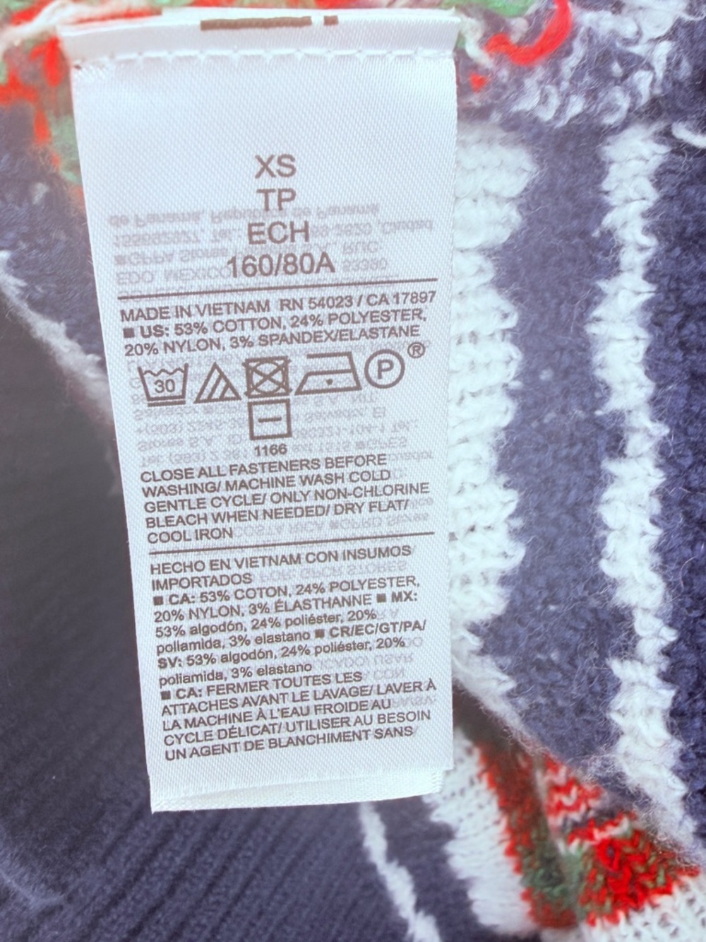 Old Navy Heart Print Cardigan XS Cozy Knit Holiday Sweater Navy Red Fair Isle - Picture 5 of 5